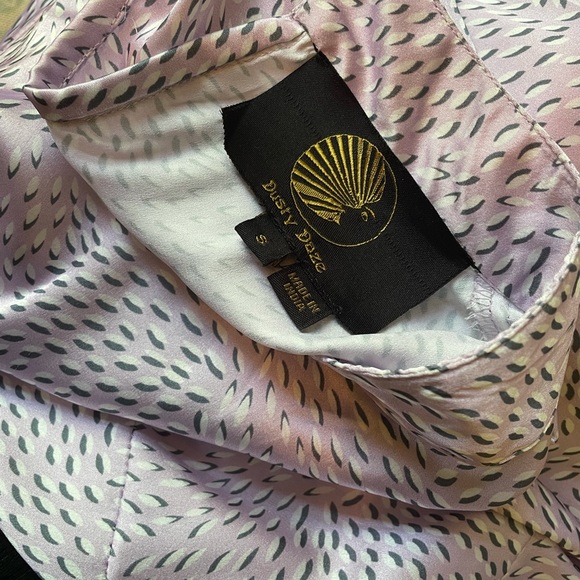 Dusty Daze maxi dress with high neck and belted waist satin - Picture 4 of 5